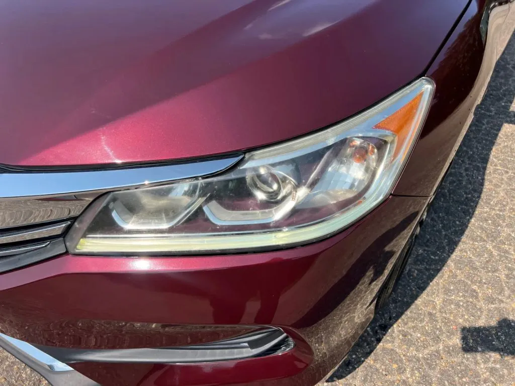 Honda Accord photo 32