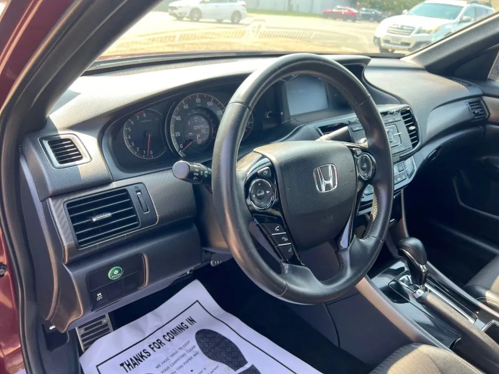 Honda Accord photo 25