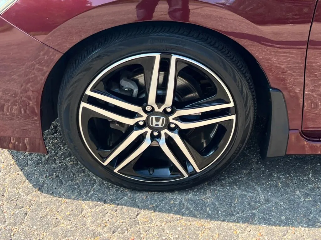 Honda Accord photo 30