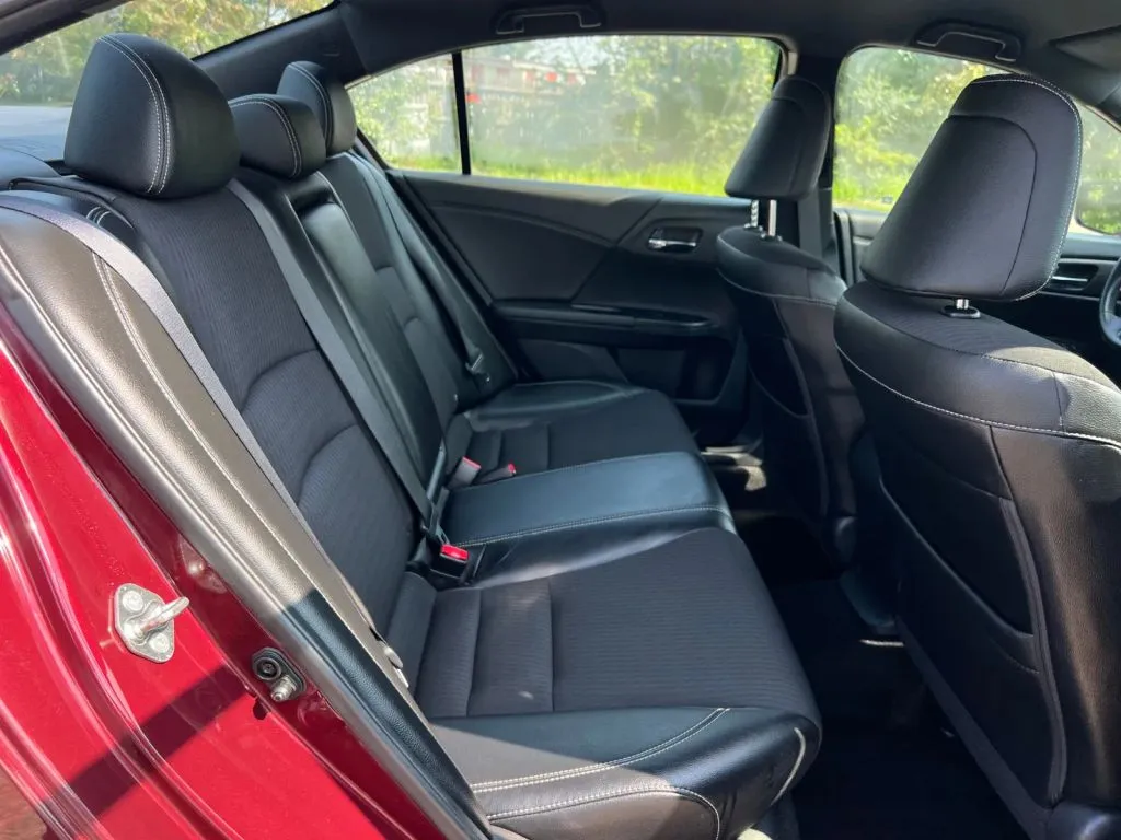 Honda Accord photo 19