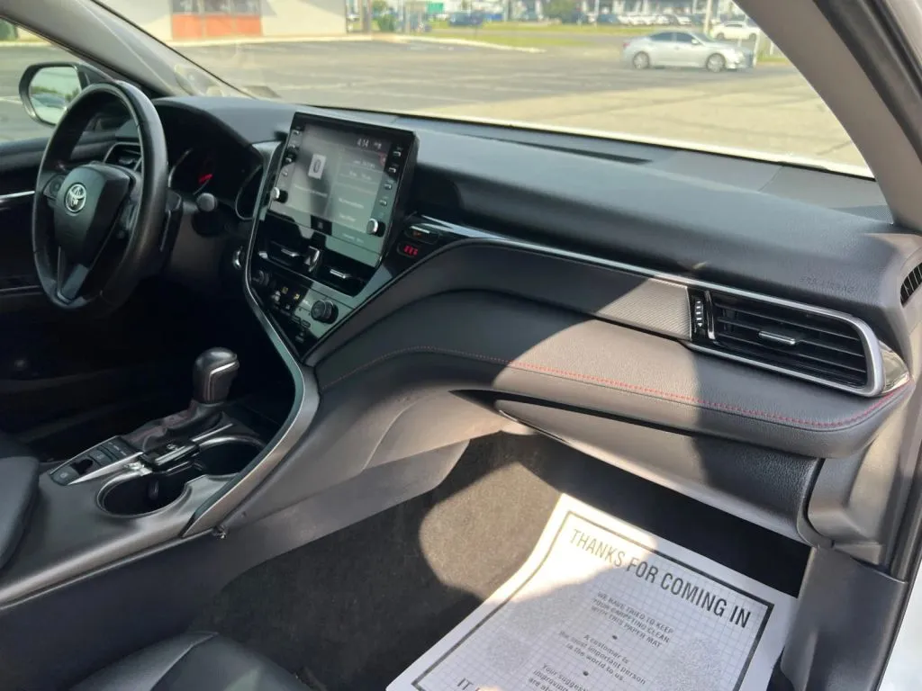 Toyota Camry photo 16