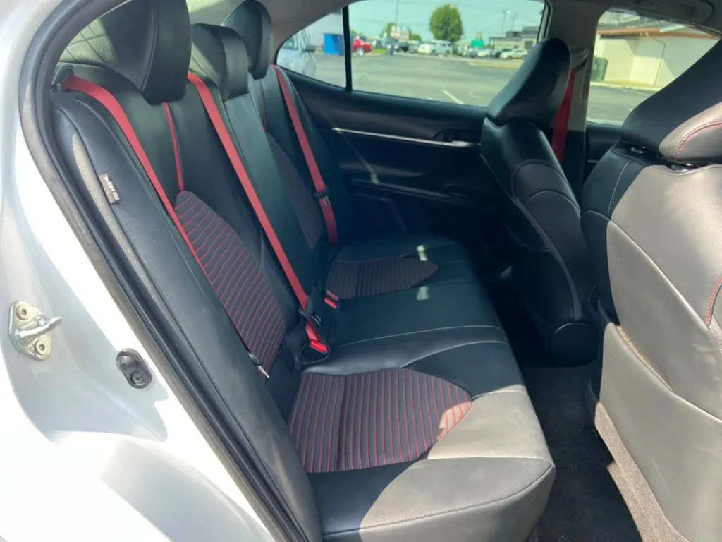 Toyota Camry photo 19