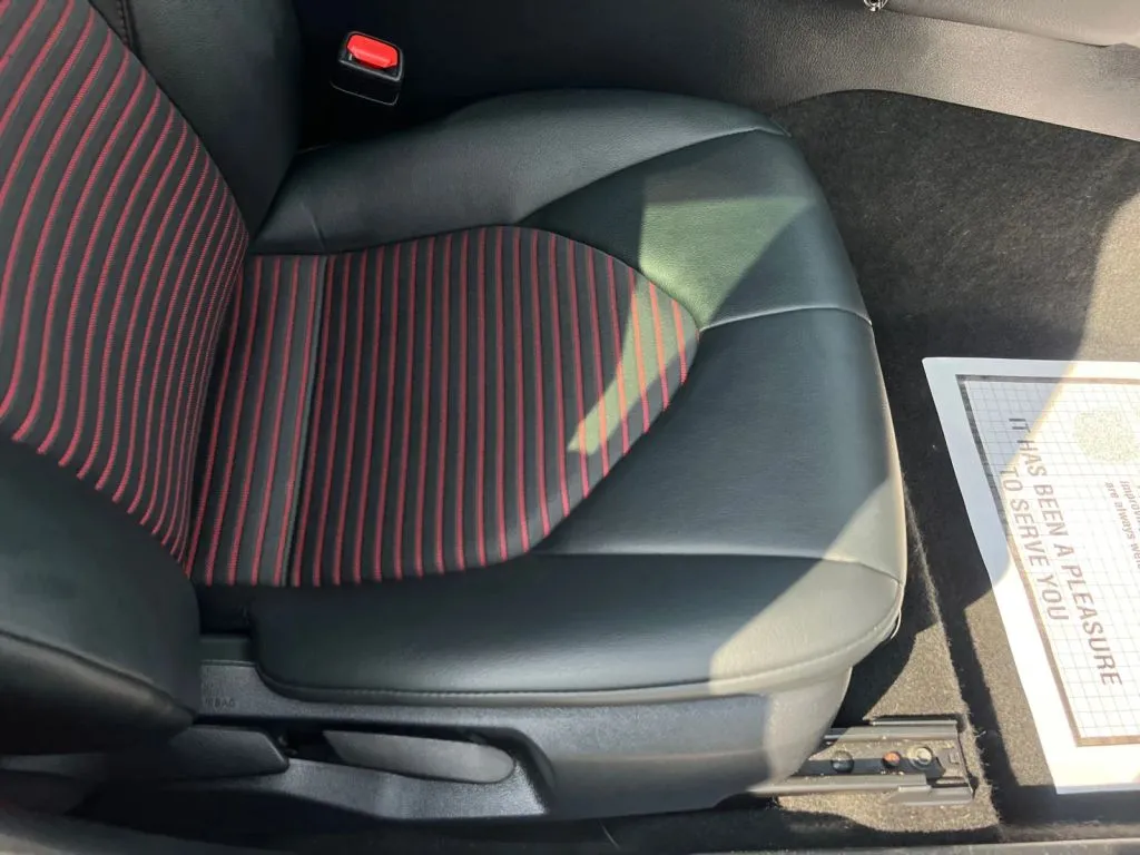 Toyota Camry photo 17