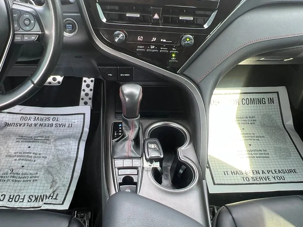 Toyota Camry photo 12