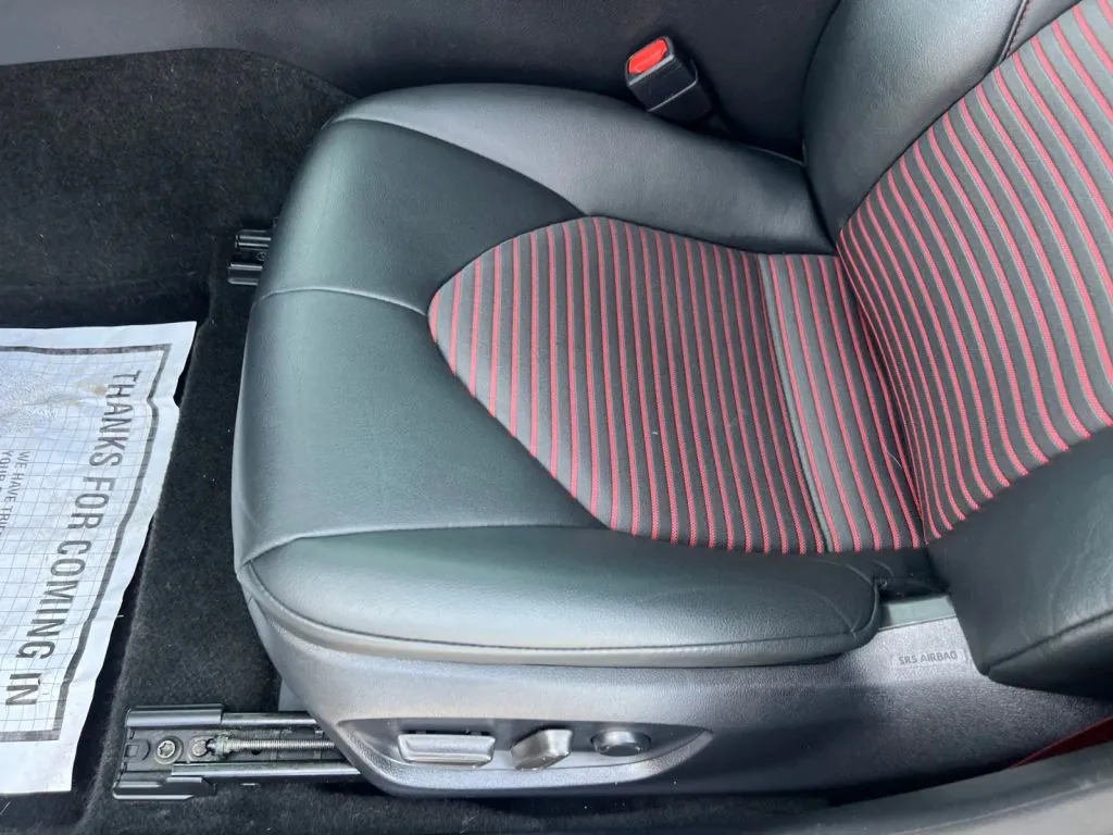 Toyota Camry photo 25