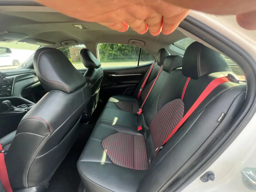 Toyota Camry photo 14