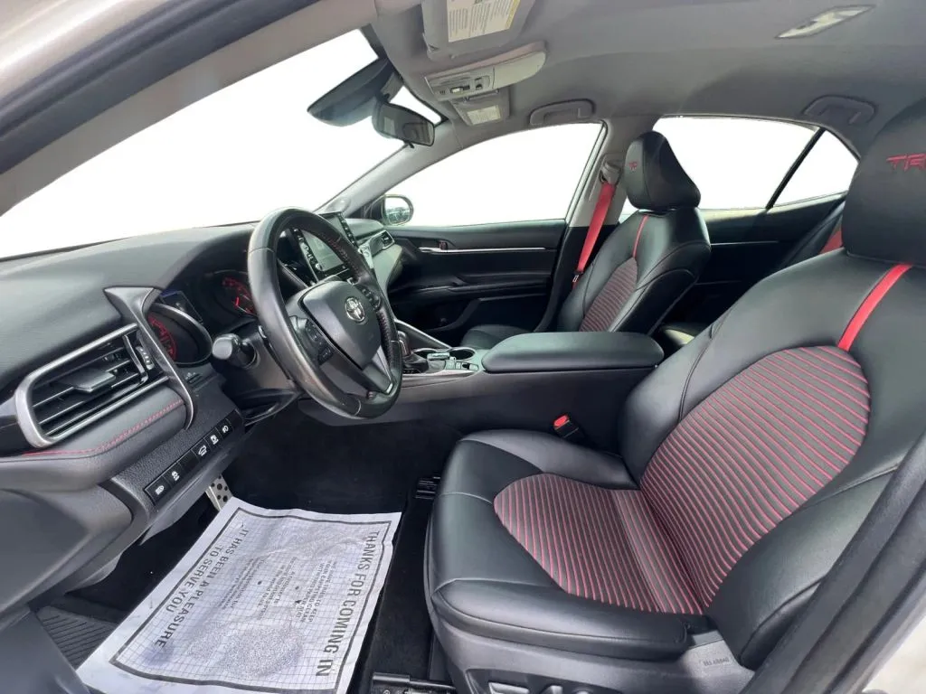 Toyota Camry photo 10
