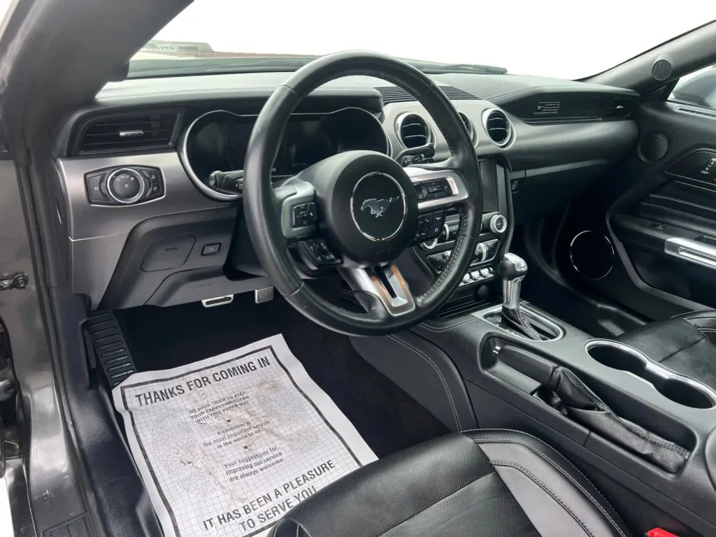 Ford Mustang photo 11