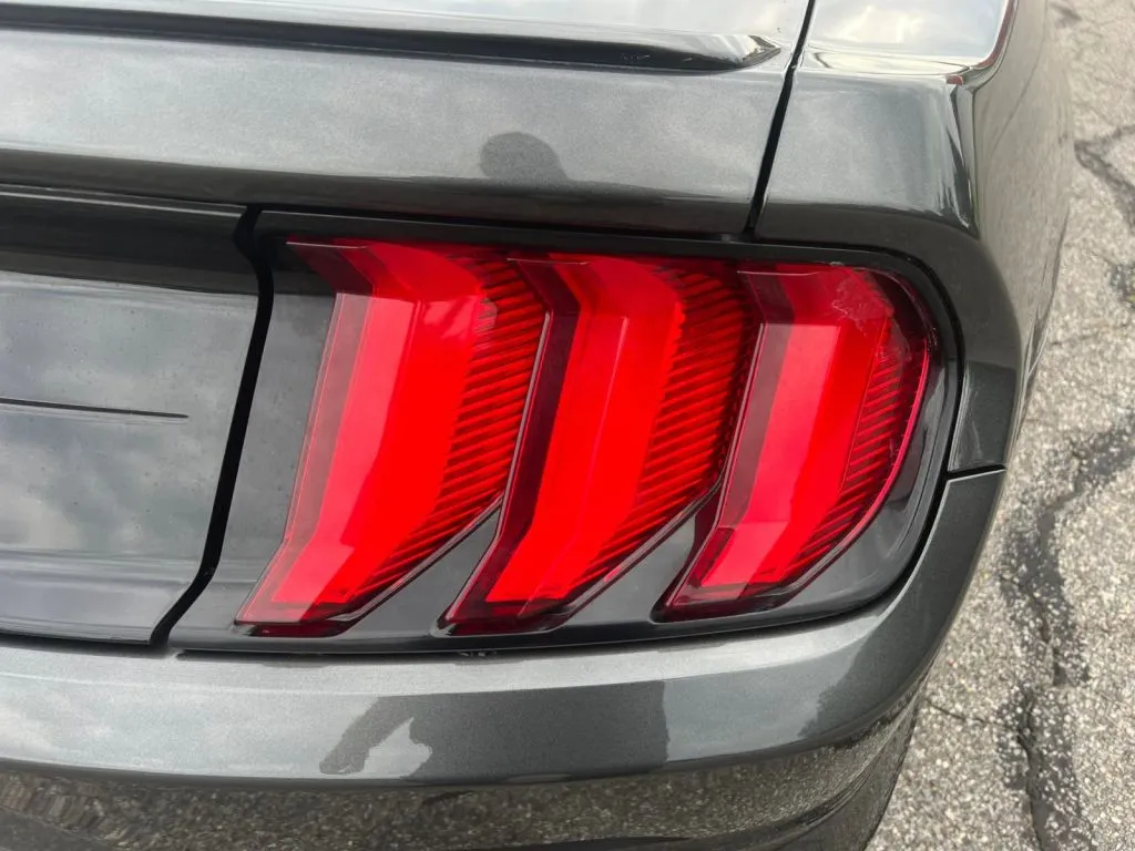 Ford Mustang photo 32