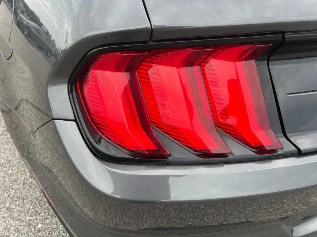 Ford Mustang photo 33