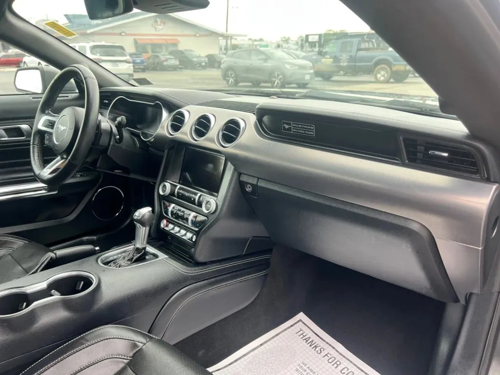 Ford Mustang photo 15