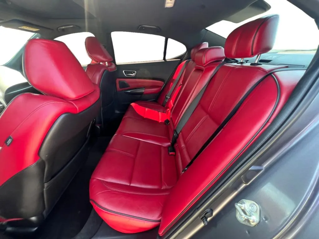 Acura TLX photo 13