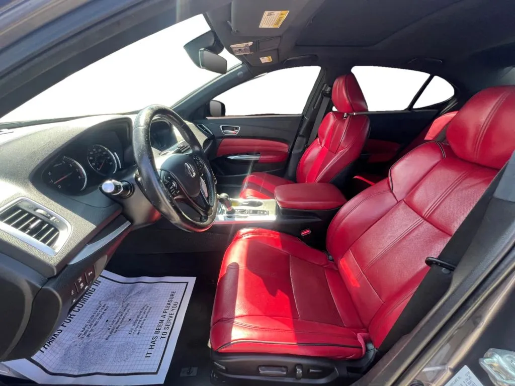 Acura TLX photo 10