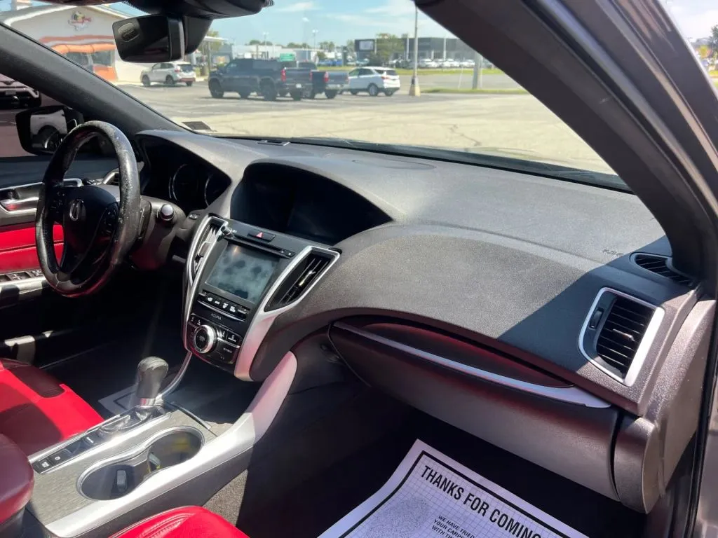 Acura TLX photo 15