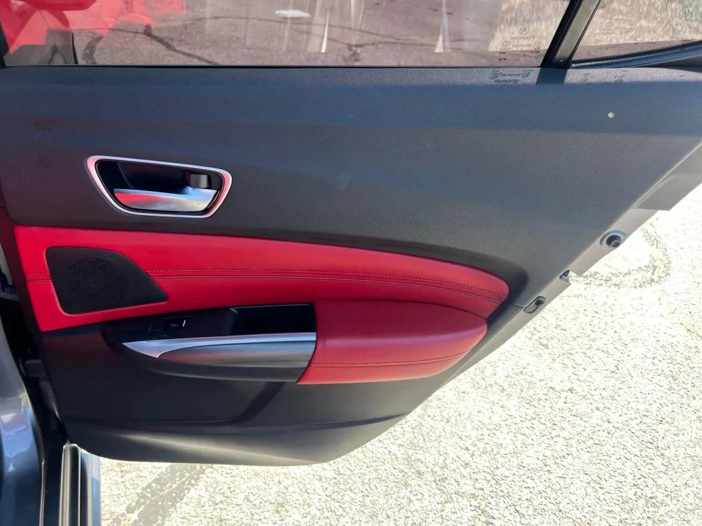 Acura TLX photo 20