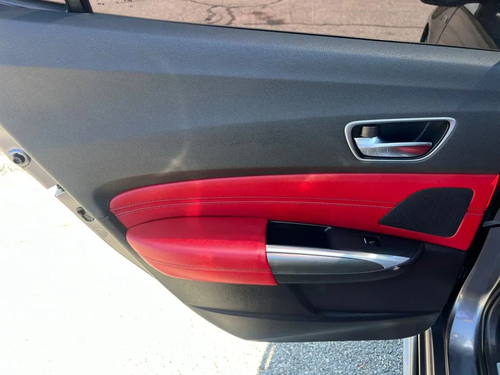 Acura TLX photo 23