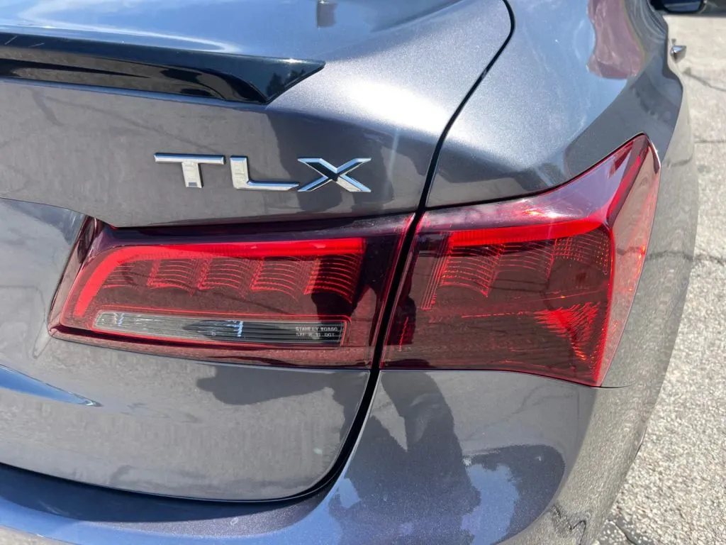 Acura TLX photo 37