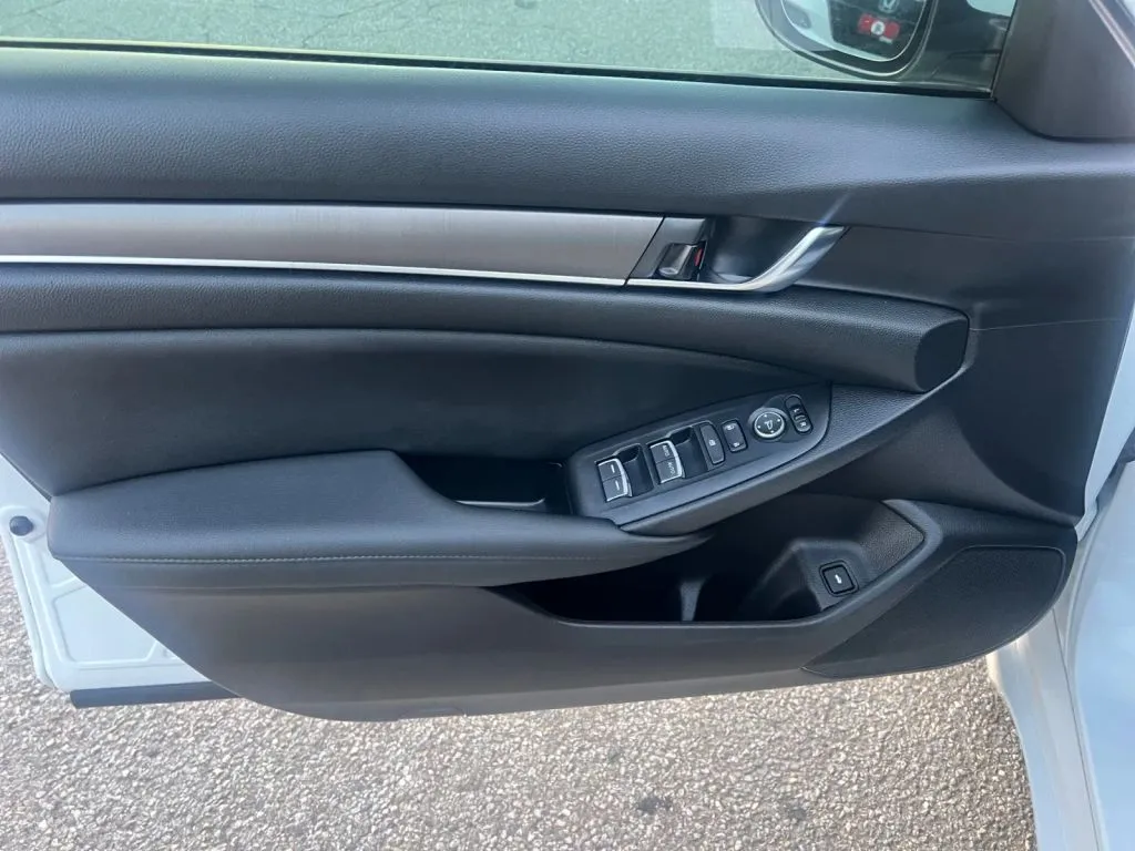 Honda Accord photo 27
