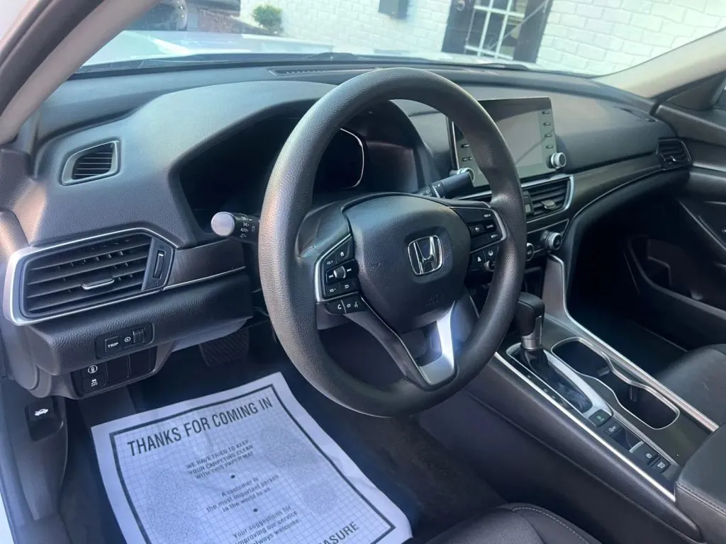 Honda Accord photo 26