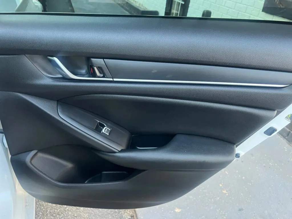 Honda Accord photo 22