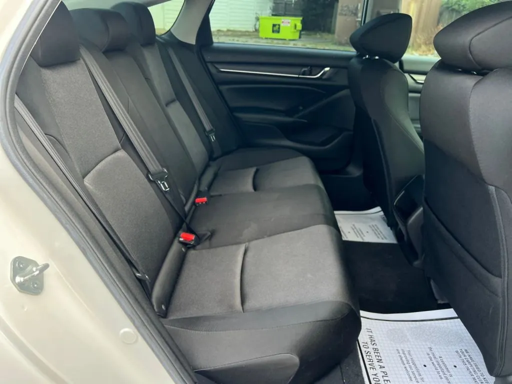 Honda Accord photo 19
