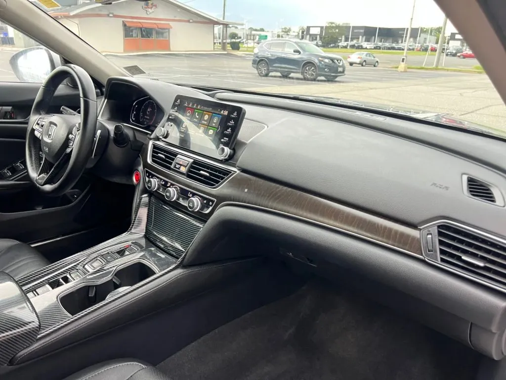 Honda Accord photo 16