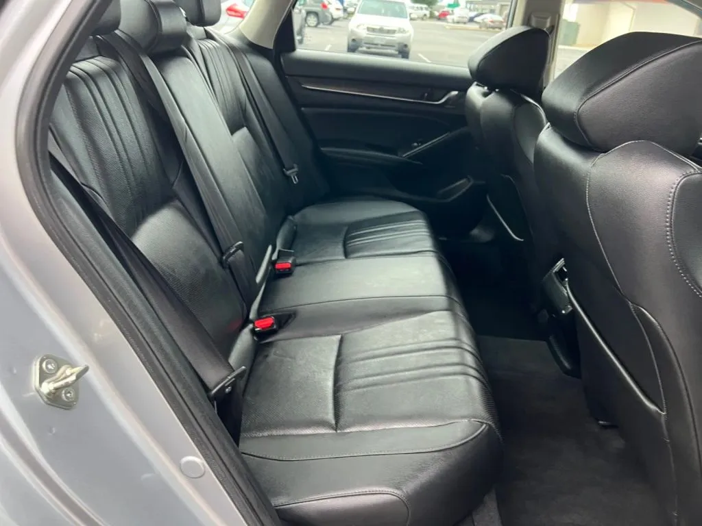 Honda Accord photo 19