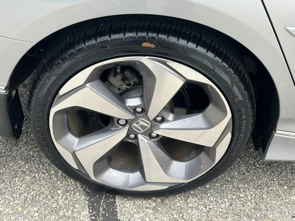 Honda Accord photo 36