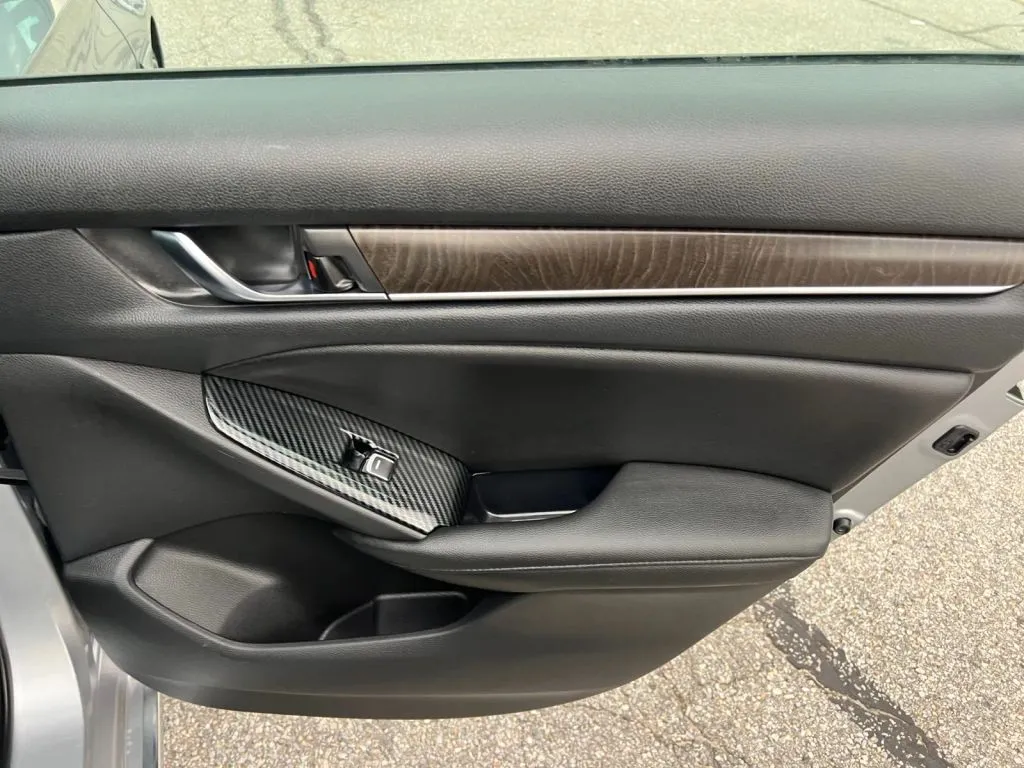 Honda Accord photo 21