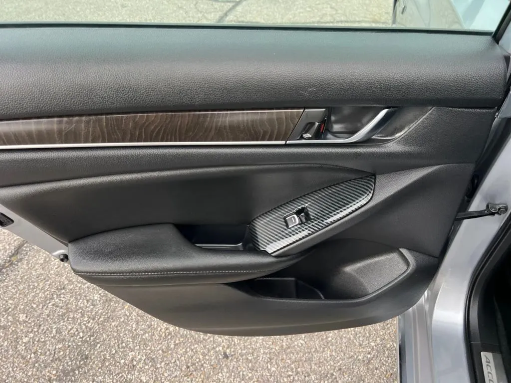 Honda Accord photo 24