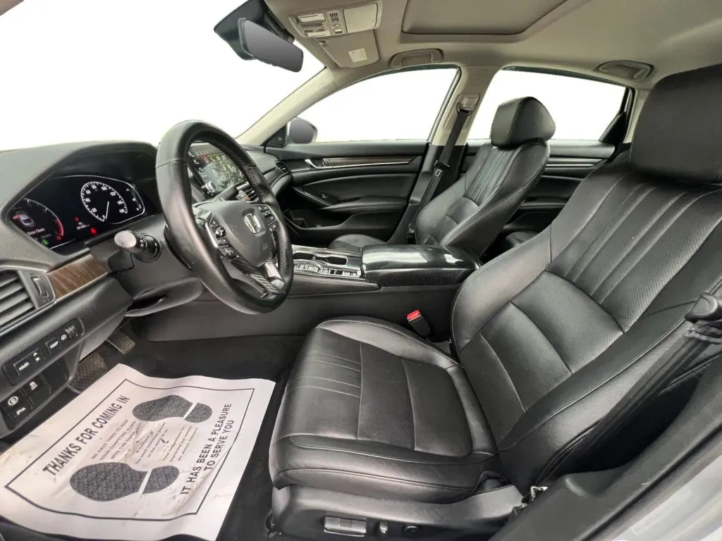 Honda Accord photo 10