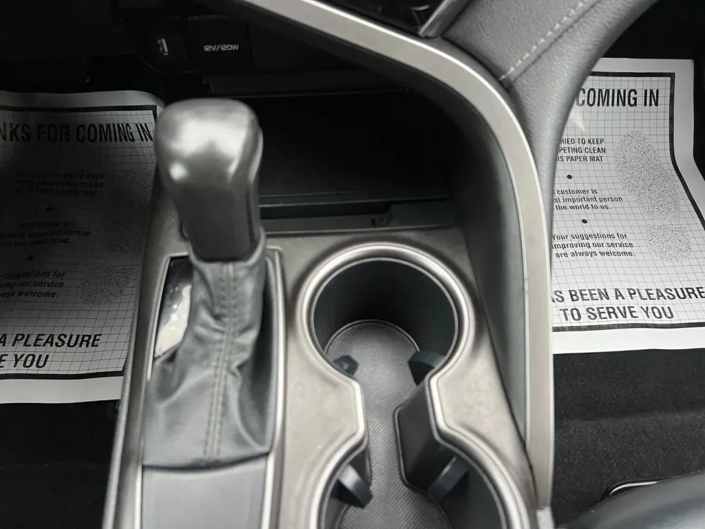Toyota Camry photo 38