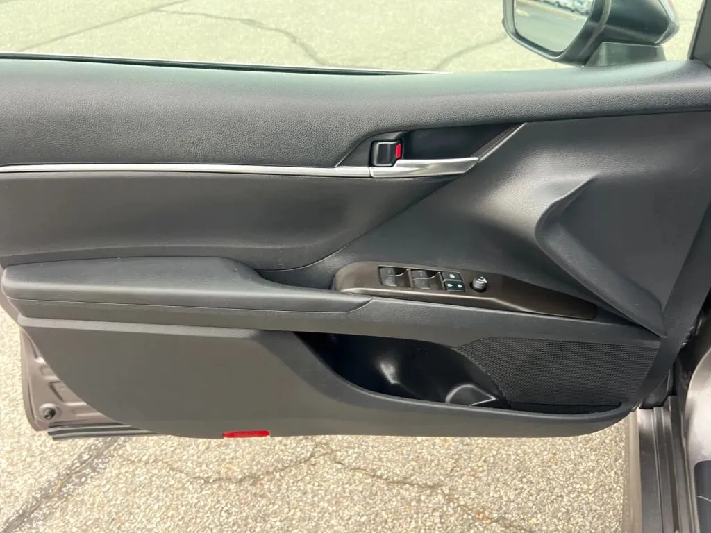Toyota Camry photo 25