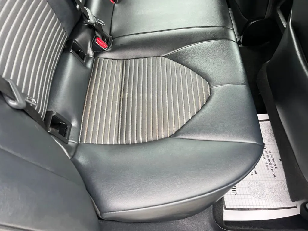 Toyota Camry photo 19