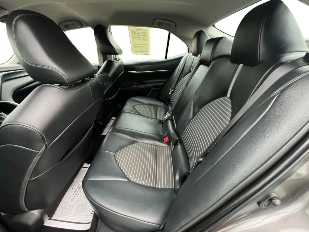 Toyota Camry photo 14