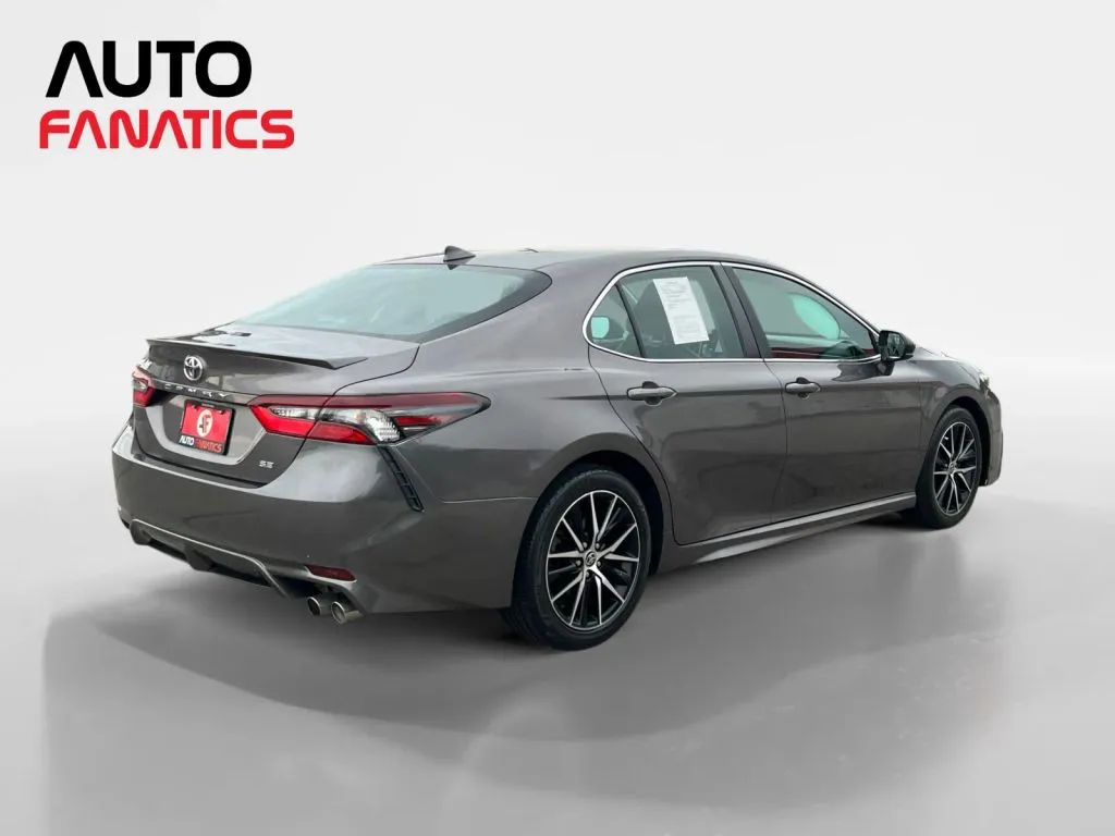 Toyota Camry photo 6