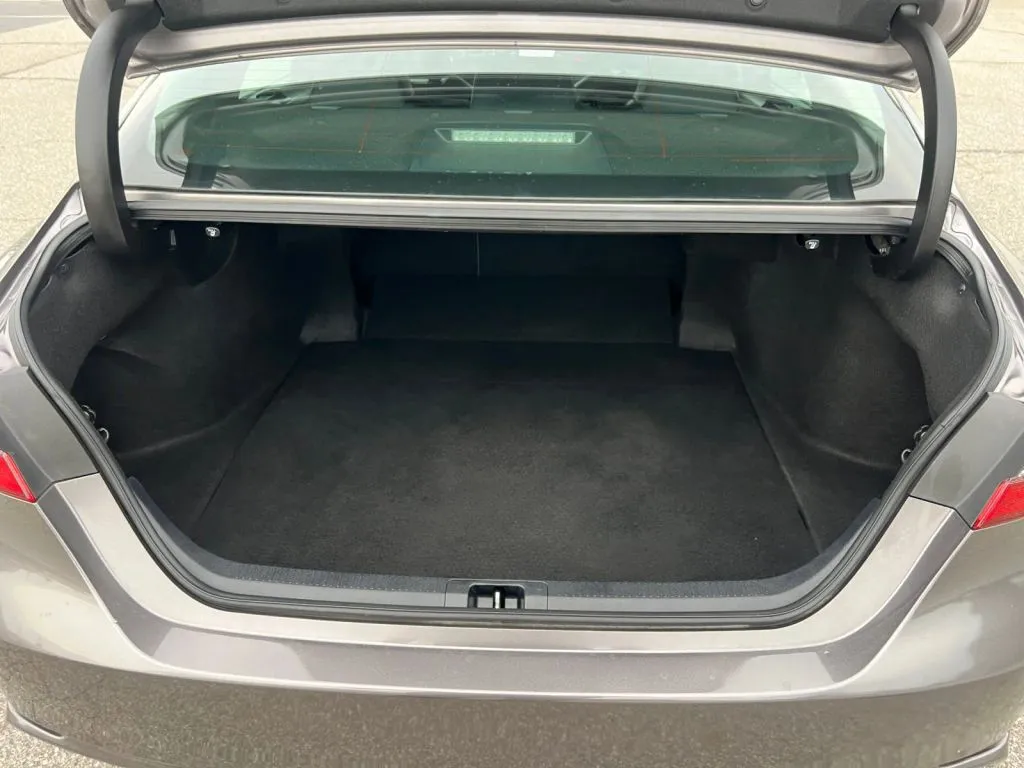 Toyota Camry photo 21