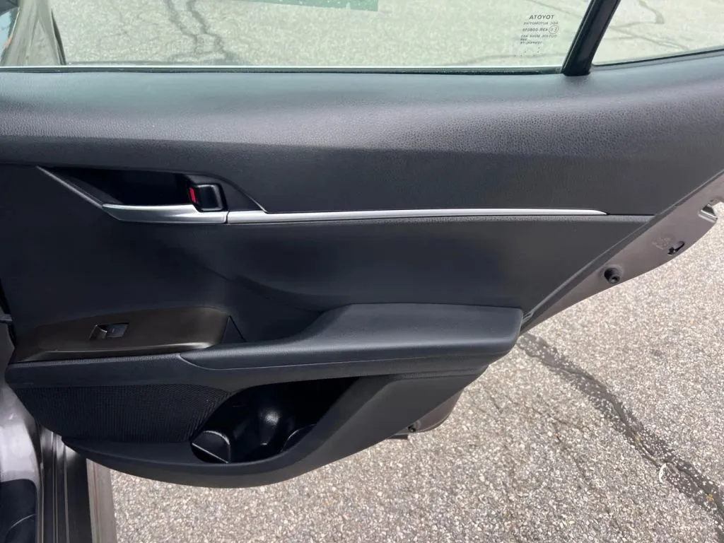 Toyota Camry photo 20