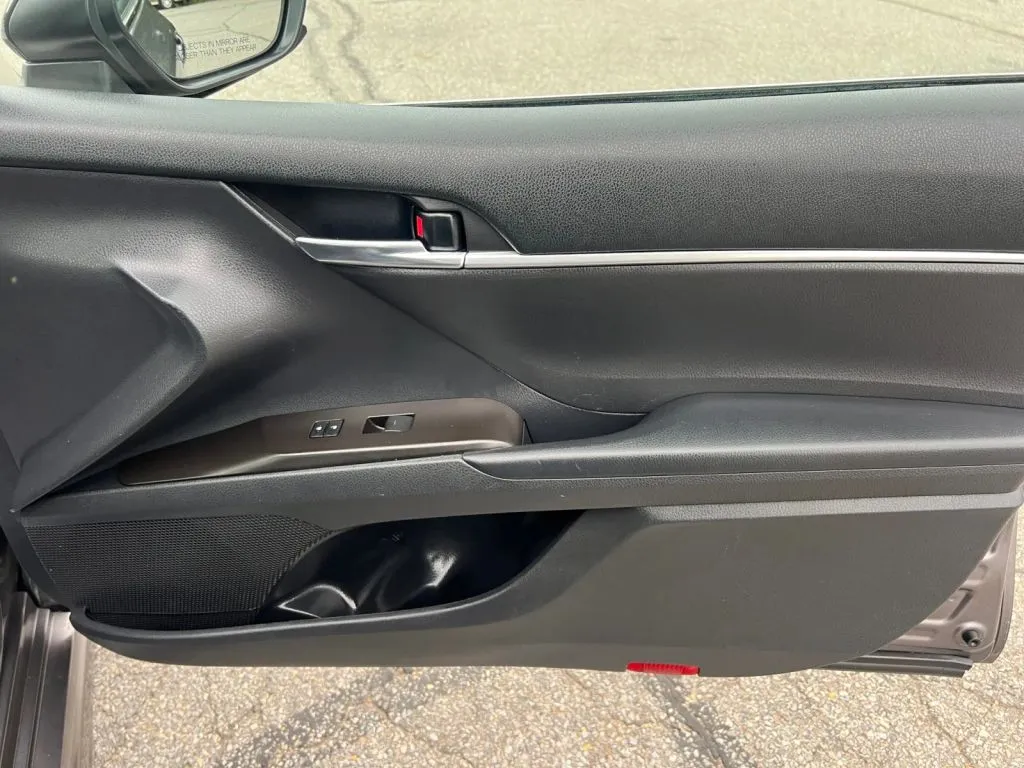 Toyota Camry photo 17