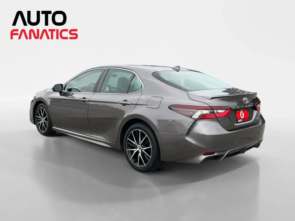 Toyota Camry photo 3