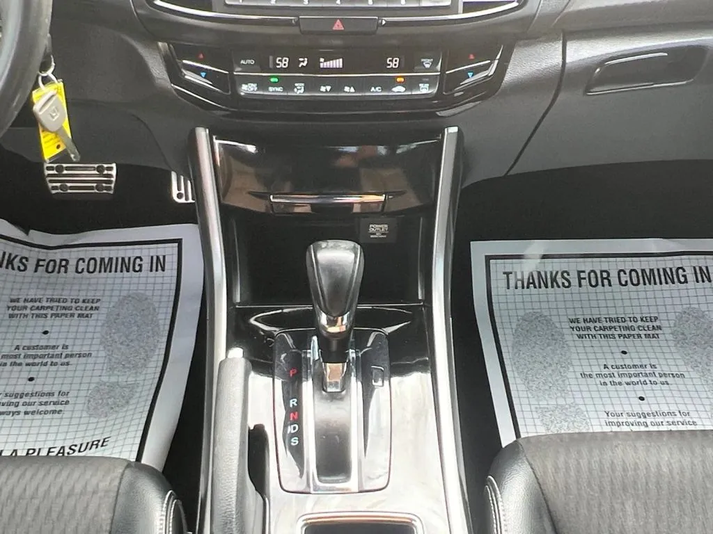 Honda Accord photo 11