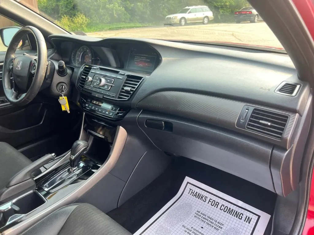 Honda Accord photo 15