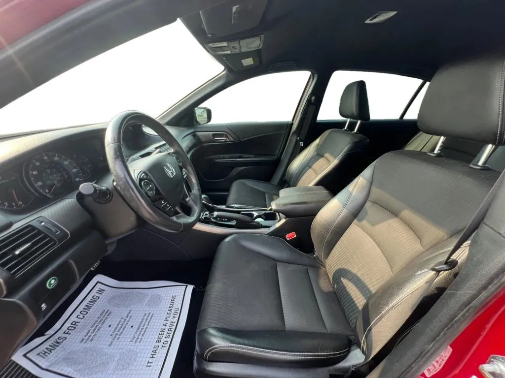 Honda Accord photo 9
