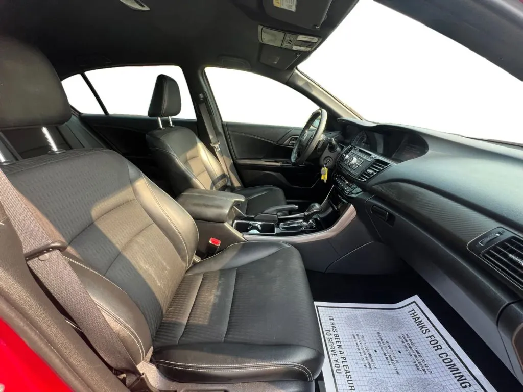Honda Accord photo 14