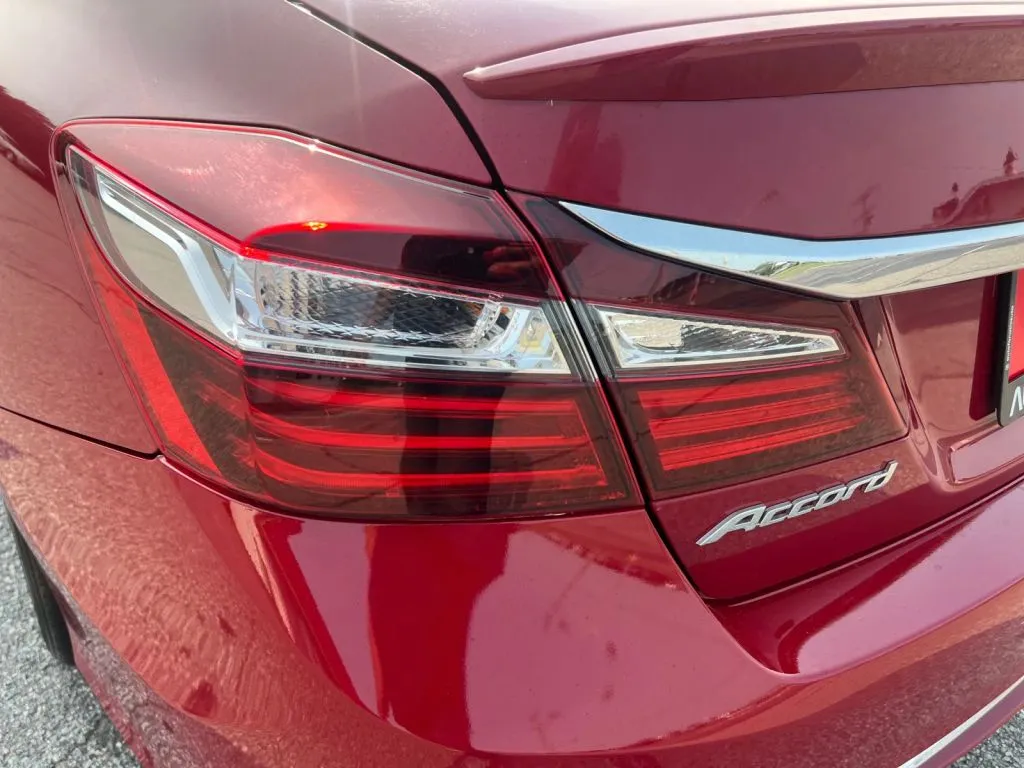 Honda Accord photo 36