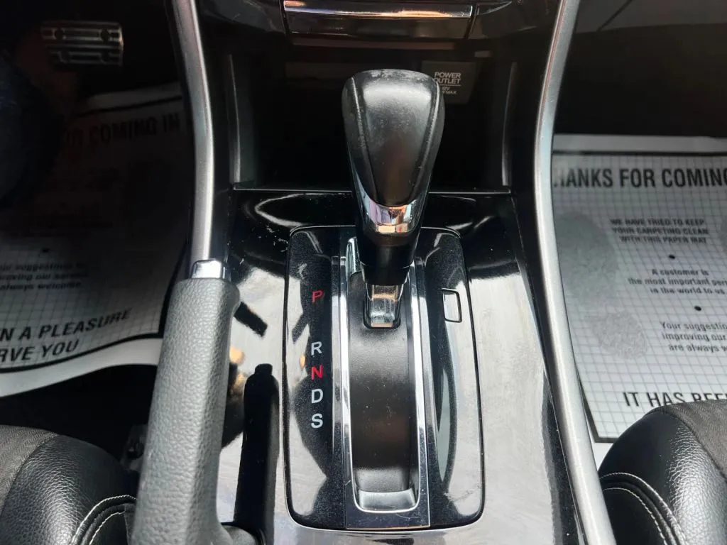 Honda Accord photo 40