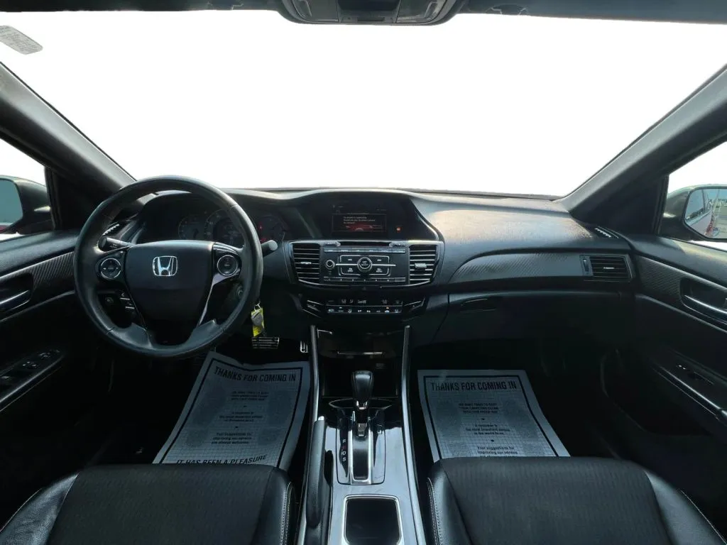 Honda Accord photo 10