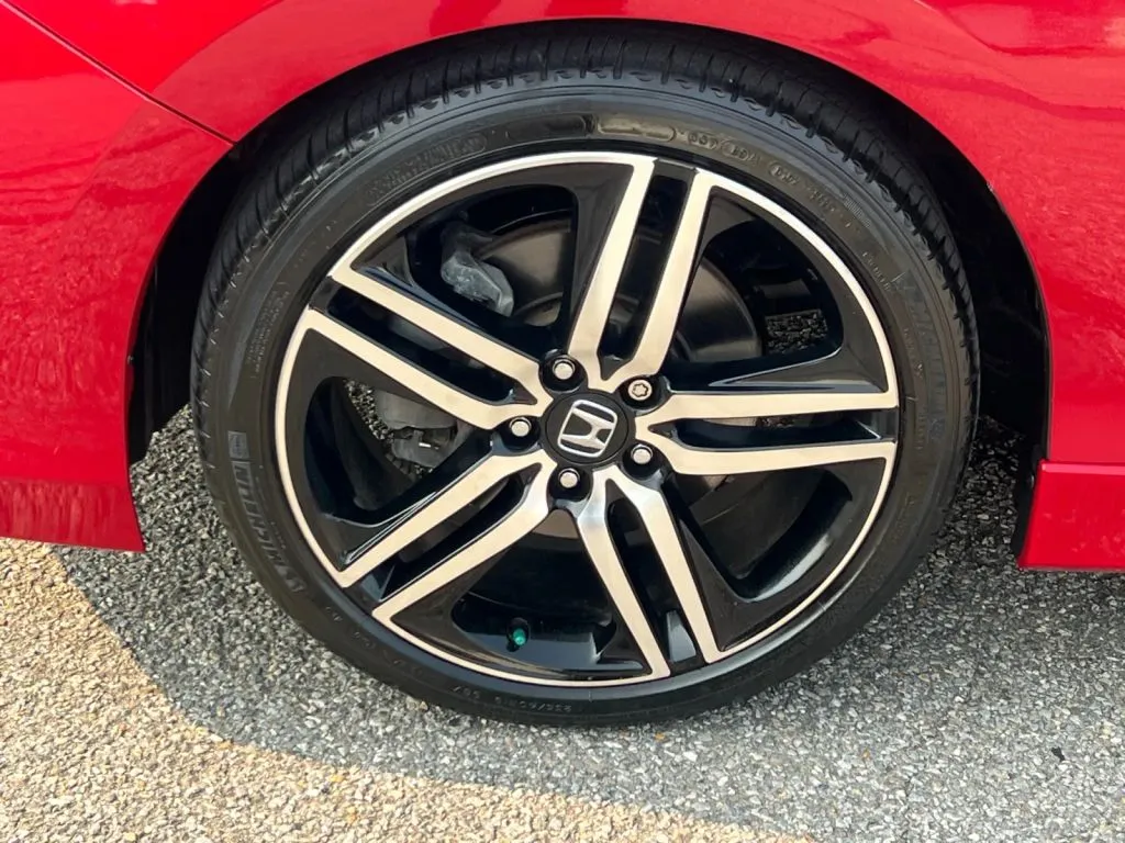 Honda Accord photo 29