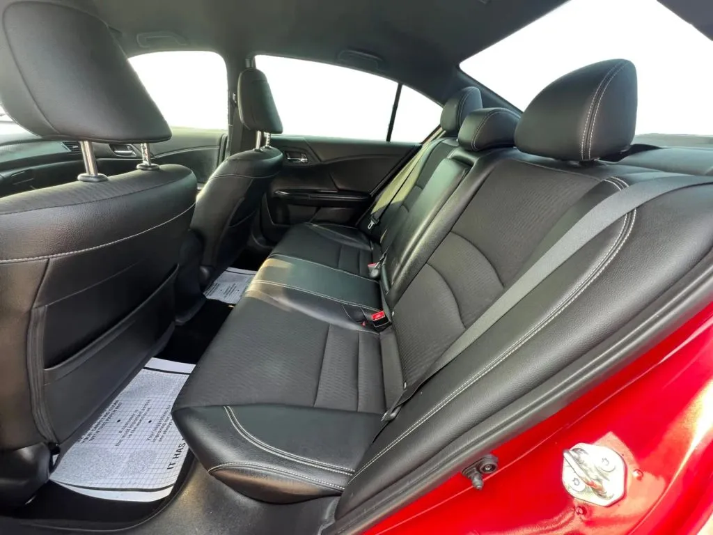 Honda Accord photo 13