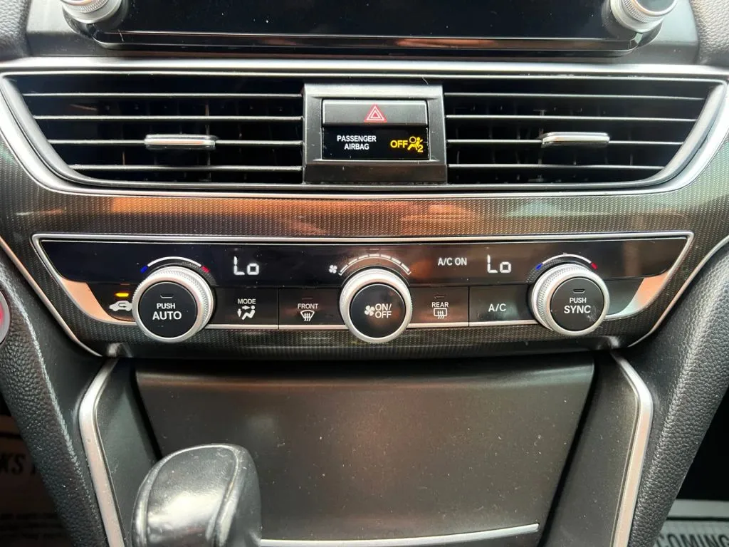 Honda Accord photo 32